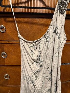 One-Shoulder Marble-Print Women's Blouse in Light Gray